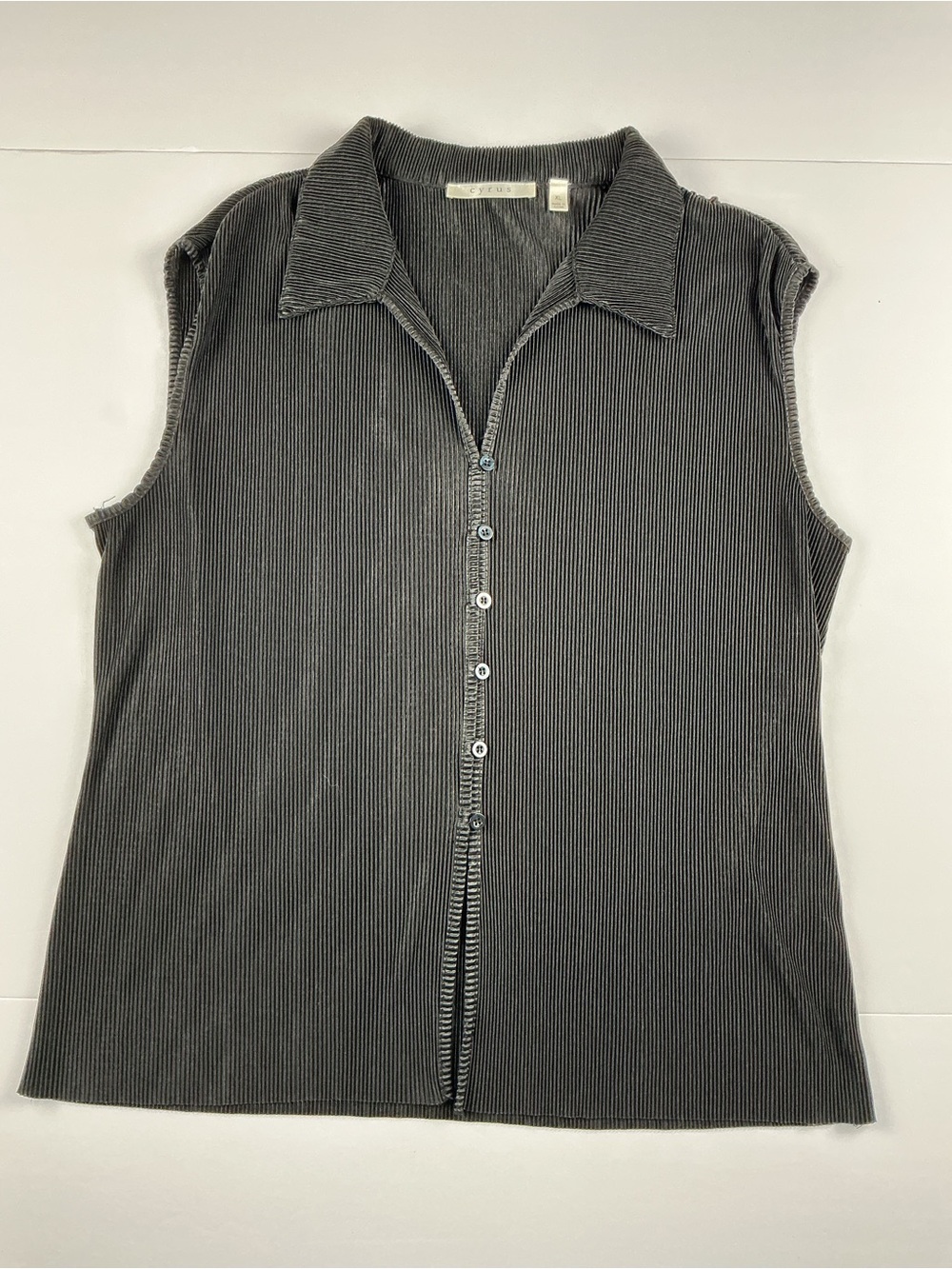 Cyrus Sleeveless Button-Down Ribbed Top - Gray